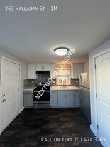 363 Halladay St in Jersey City, NJ - Building Photo