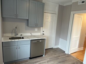 70 E 68th St in Chicago, IL - Building Photo - Building Photo