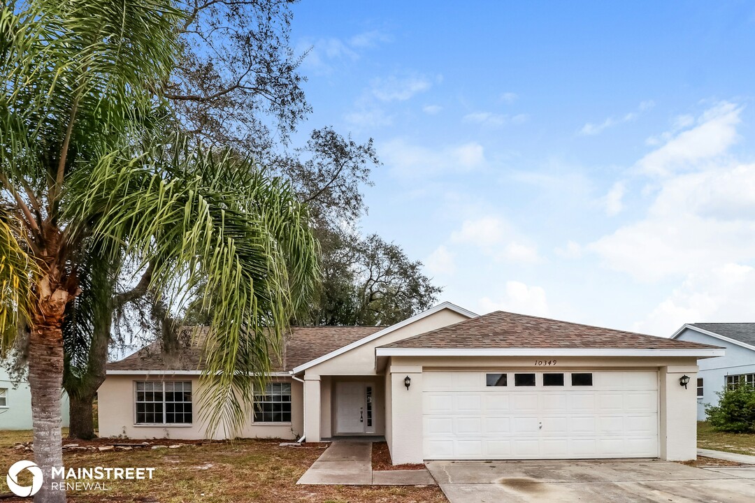 10349 Rainbow Oaks Dr in Hudson, FL - Building Photo