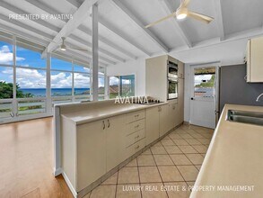 1404 Laamia Pl in Honolulu, HI - Building Photo - Building Photo