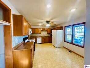 8146 Hardinsburg Rd in Cecilia, KY - Building Photo - Building Photo