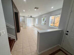 1737 Carvelle Dr in Riviera Beach, FL - Building Photo - Building Photo