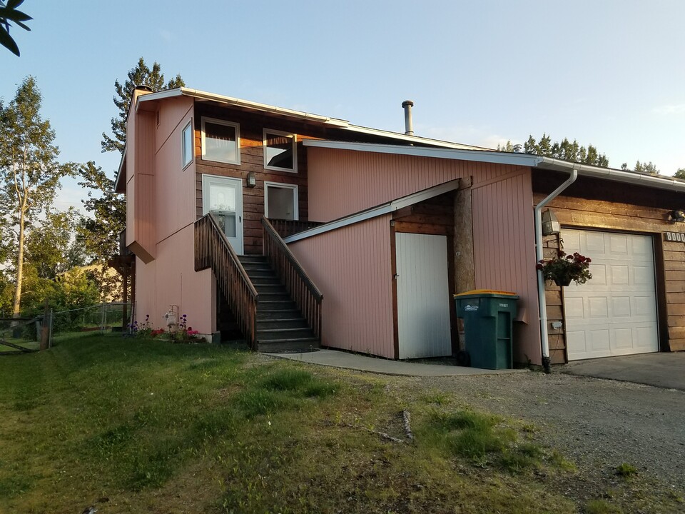 8000 Little Dipper Ave, Unit A in Anchorage, AK - Building Photo