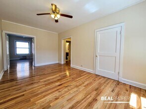 744 W Addison St in Chicago, IL - Building Photo - Building Photo