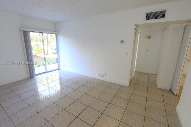 801 NW 47th Ave in Miami, FL - Building Photo - Building Photo
