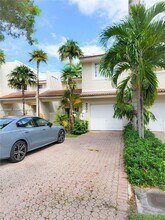 9801 NW 45th Ln in Doral, FL - Building Photo - Building Photo