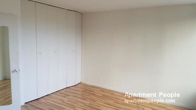 360 W Wellington Ave-Unit -3E in Chicago, IL - Building Photo - Building Photo