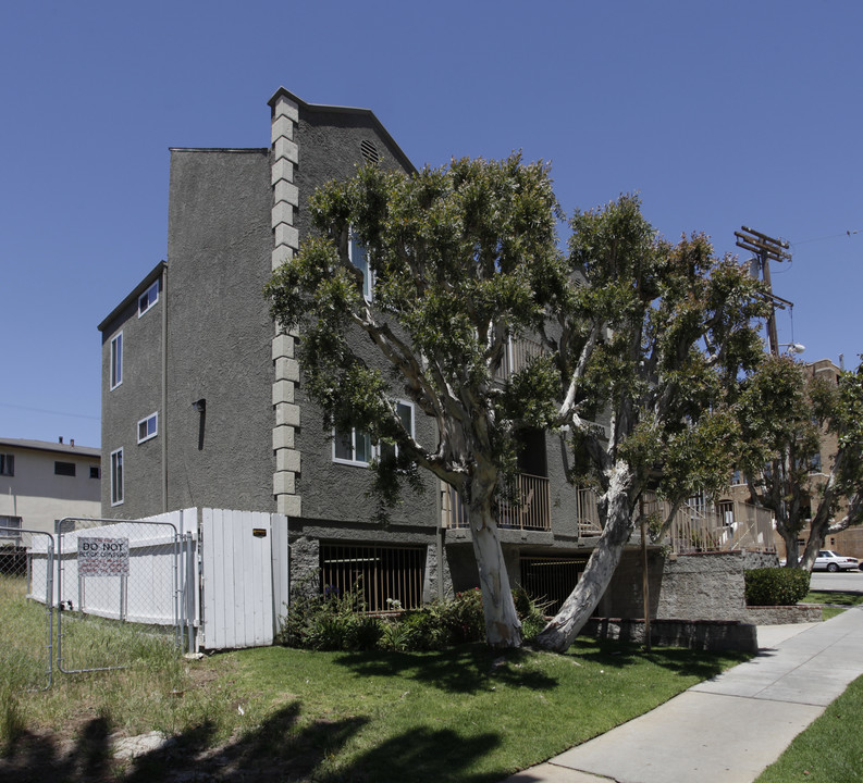 11603 Darlington Ave in Los Angeles, CA - Foto de edificio