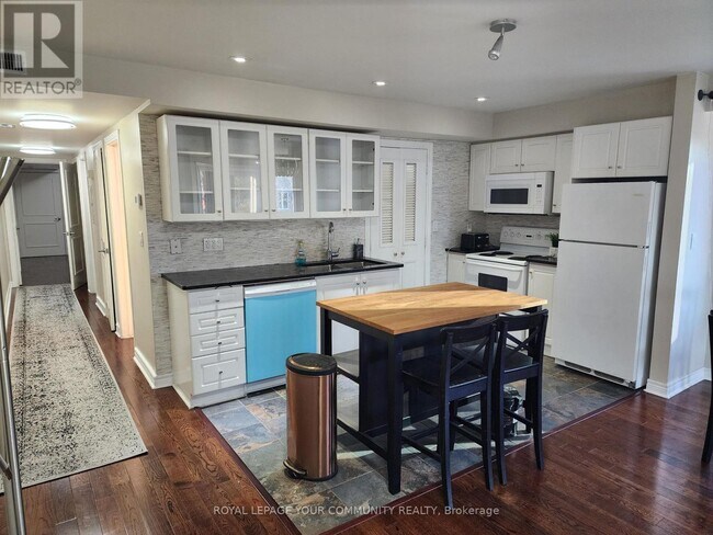 80 Aerodrome Crescent in Toronto, ON - Building Photo - Building Photo