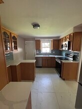 337 Wiklund Ave in Stratford, CT - Foto de edificio - Building Photo
