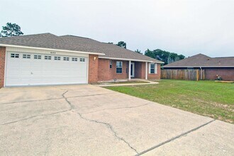643 Downhaul Dr in Pensacola, FL - Building Photo - Building Photo