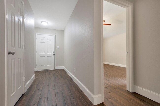 10439 Hamlet Vale Ct