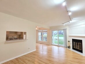 1376 Longacre Ln in Wheeling, IL - Building Photo - Building Photo