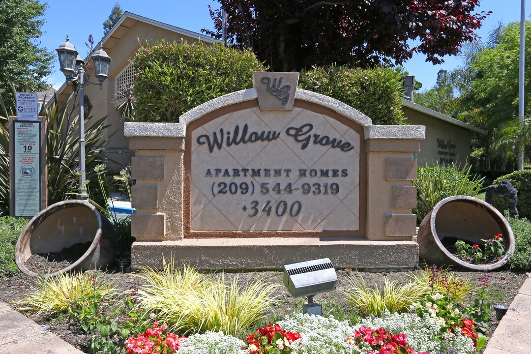 Willow Grove Apartments in Modesto, CA - Foto de edificio