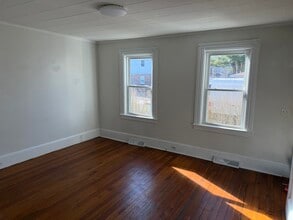 15 Parsons St, Unit 11 in Easthampton, MA - Building Photo - Building Photo