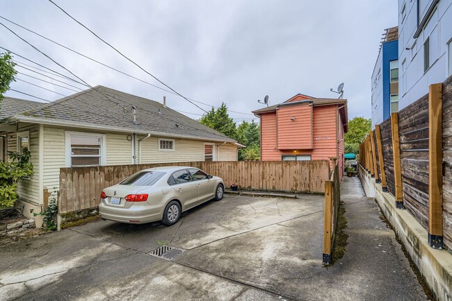 property at 927 28th Ave S