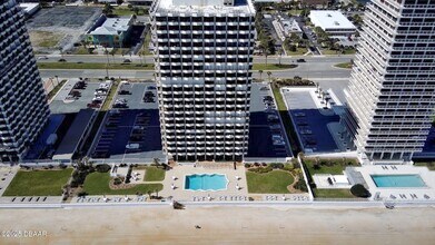 2900 N Atlantic Ave in Daytona Beach, FL - Building Photo - Building Photo