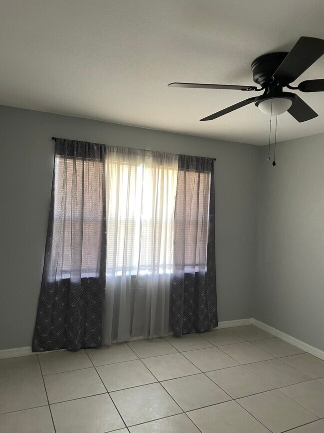 25050 Sandhill Blvd, Unit 5 in Punta Gorda, FL - Building Photo - Building Photo