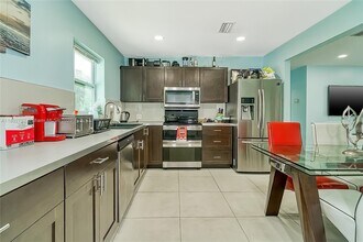 216 SW 6th St in Hallandale Beach, FL - Building Photo - Building Photo