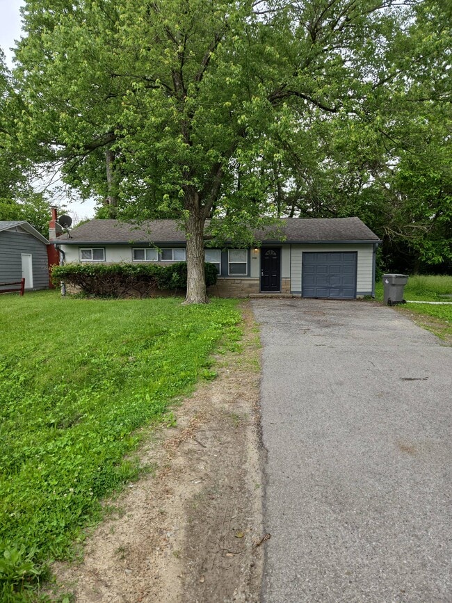 property at 3952 N Grand Ave