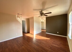 1706 Windward Dr, Unit B in Killeen, TX - Foto de edificio - Building Photo