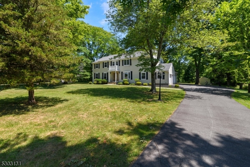 45 Whippoorwill Way in Belle Mead, NJ - Building Photo