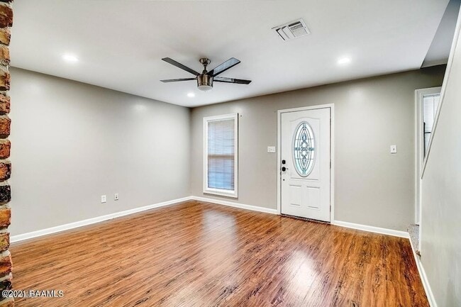 100 Templeton Dr in Lafayette, LA - Building Photo - Building Photo