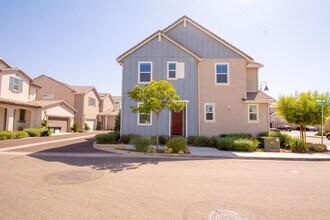 7039 Mallow Dr in Fontana, CA - Building Photo - Building Photo