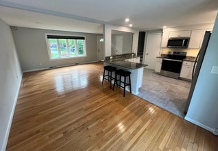 257 Ellendale Cir in Springfield, MA - Building Photo - Building Photo
