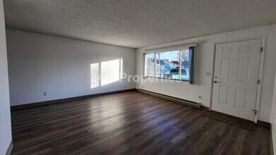 75 NW 15th St in Gresham, OR - Building Photo - Building Photo