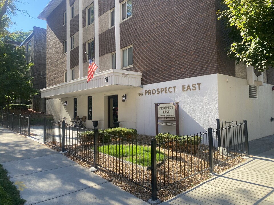 Prospect East Apartments in Milwaukee, WI - Foto de edificio