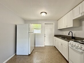 115 Cleveland Ave SW in Largo, FL - Building Photo - Building Photo
