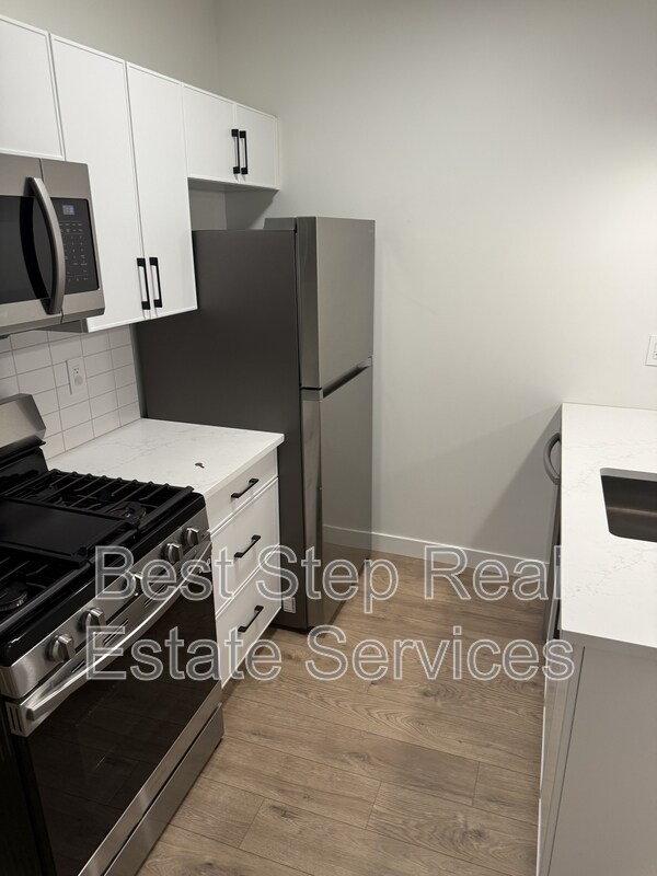 12311-12119 119 Ave NW in Edmonton, AB - Building Photo - Building Photo
