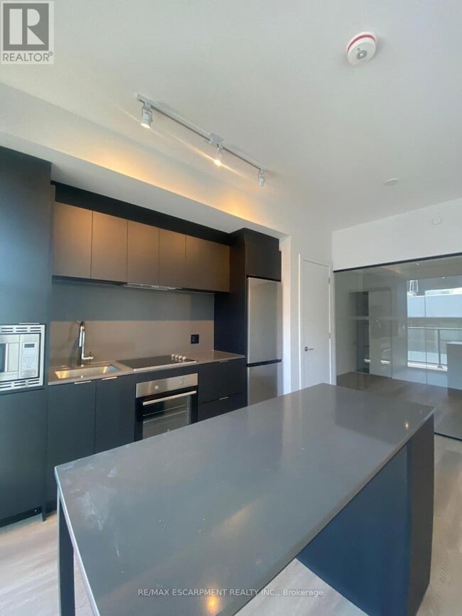 property at 1518-1511 JARVIS St