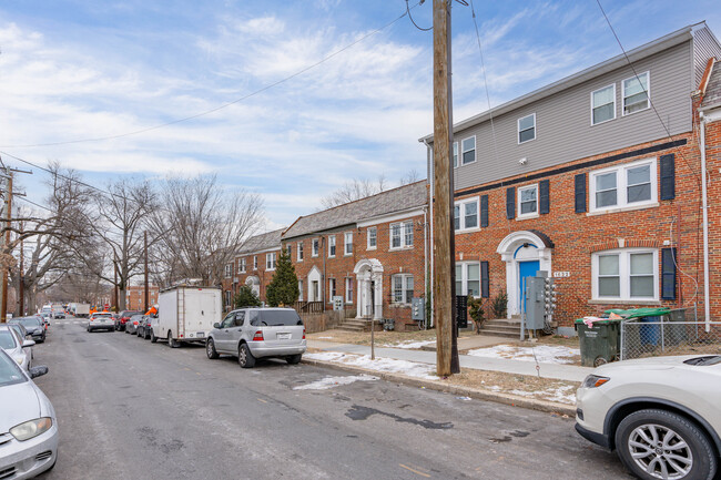 1622 18th St SE in Washington, DC - Foto de edificio - Building Photo