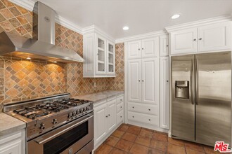 734 N Bundy Dr in Los Angeles, CA - Building Photo - Building Photo