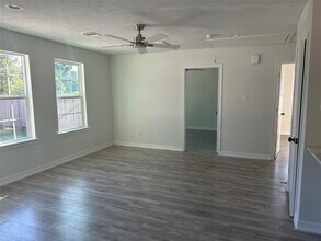 5617 Westbrook Rd in Houston, TX - Building Photo - Building Photo