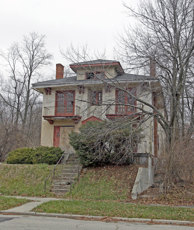 309 Cambridge Ave in Dayton, OH - Foto de edificio - Building Photo