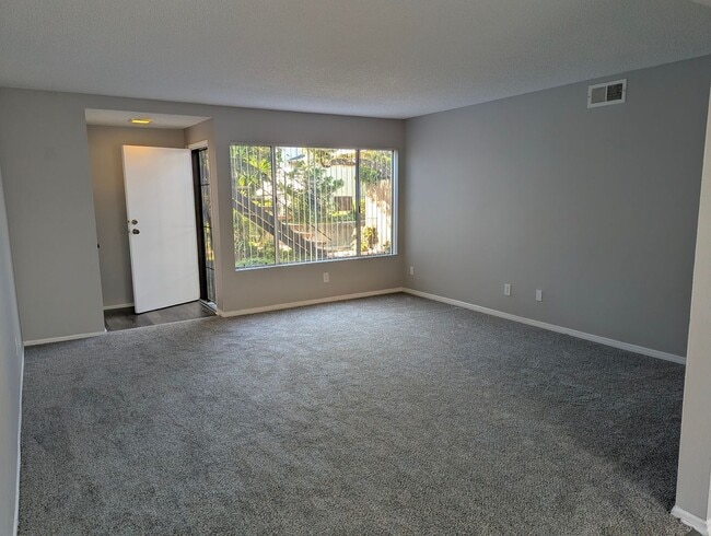 17031 Pinehurst Ln