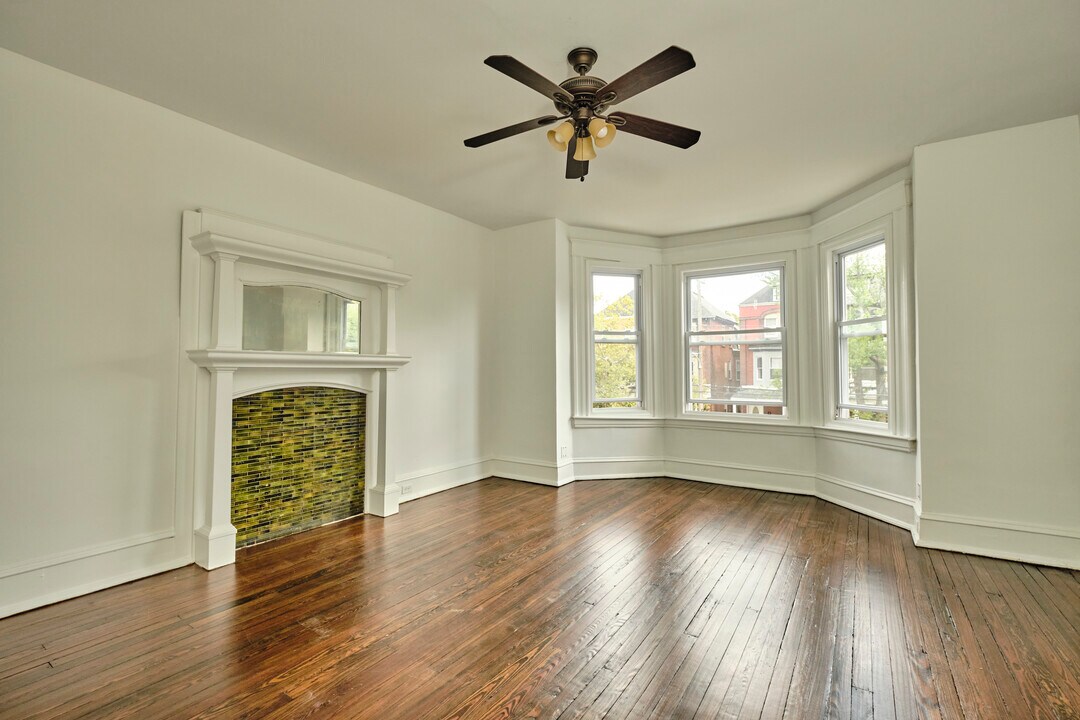 5113 Springfield Ave in Philadelphia, PA - Building Photo