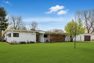 2649 Crawford Ave in Evanston, IL - Building Photo