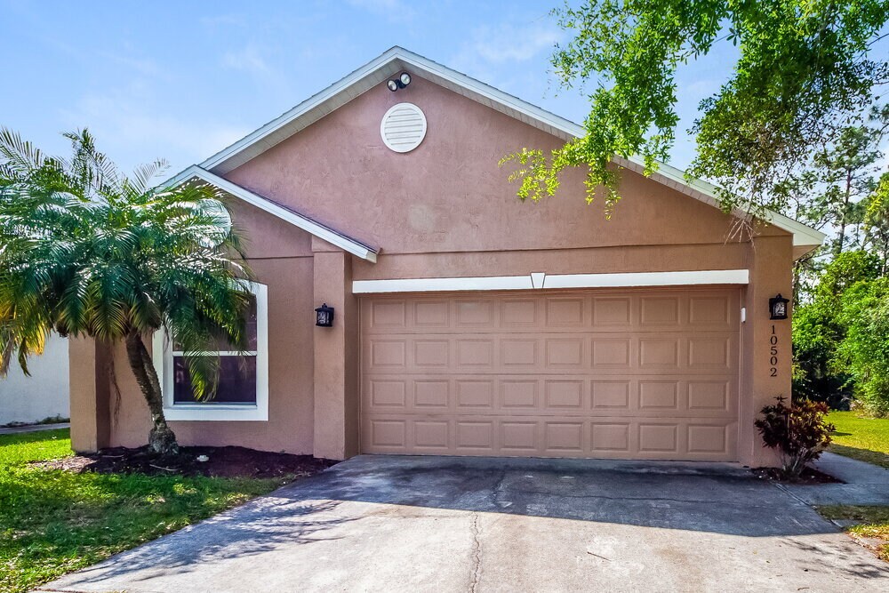 10502 Rocking A Run in Orlando, FL - Building Photo