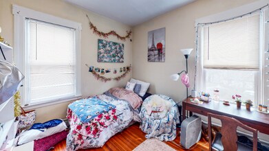 56 Hillside Pl in New Haven, CT - Building Photo - Building Photo