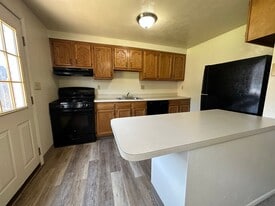 454 Mower Dr in Plum, PA - Building Photo