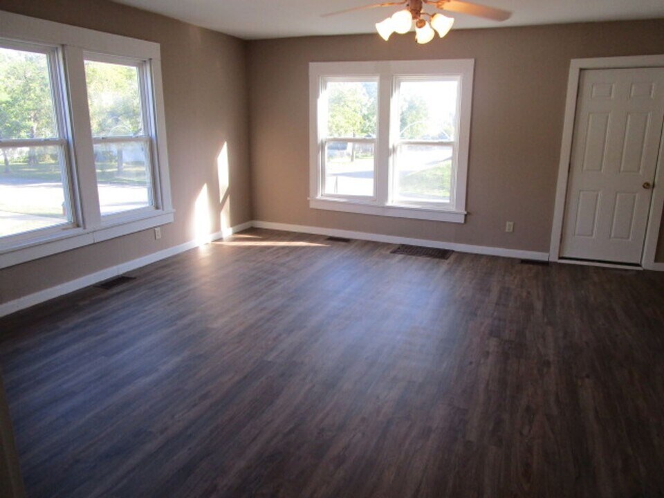 1400 Yuma St in Manhattan, KS - Building Photo