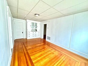 19 Ellen Ave in Chicopee, MA - Building Photo - Building Photo