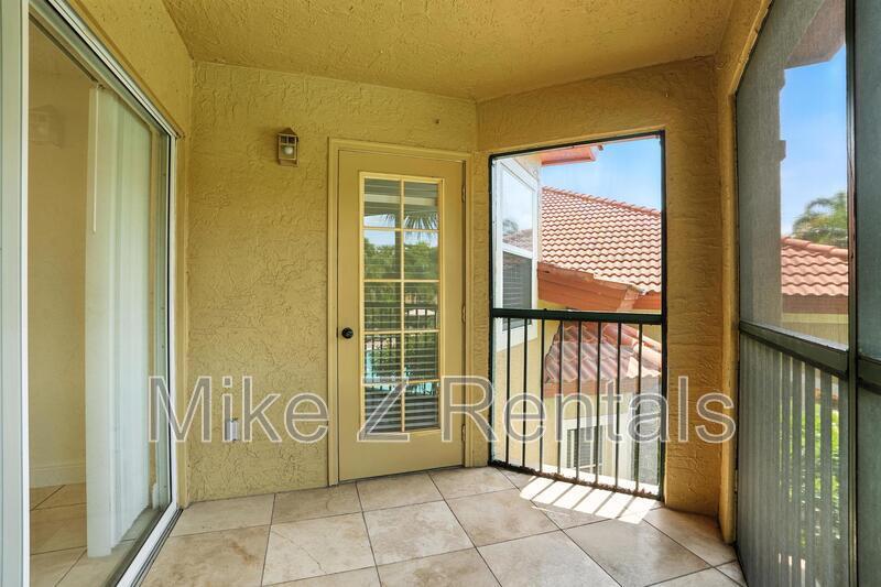 8880 Colonnades Ct W in Bonita Springs, FL - Building Photo
