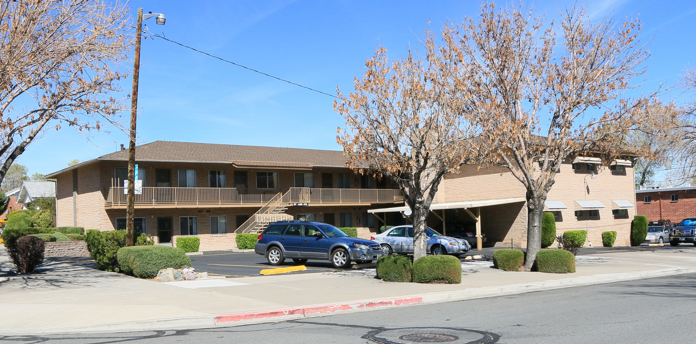 377 La Rue Ave in Reno, NV - Foto de edificio