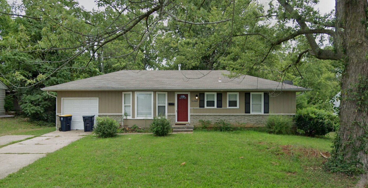 9619 Fremont Ave in Kansas City, MO - Building Photo