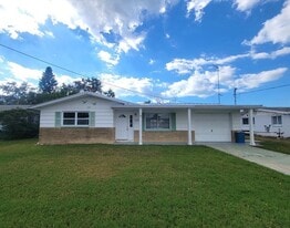 13637 Maria Dr in Hudson, FL - Building Photo